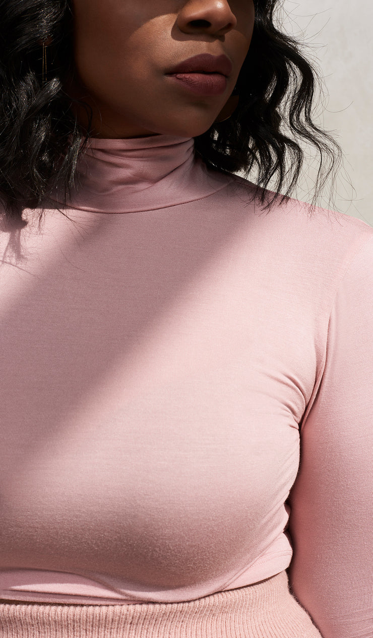 Powder Me | Cropped Turtleneck